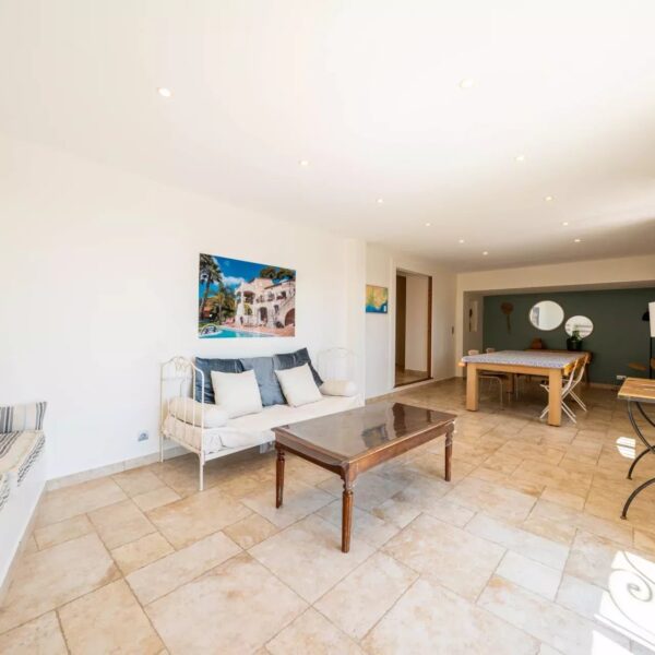 Antibes : villa 4 chambres avec piscine et vue mer