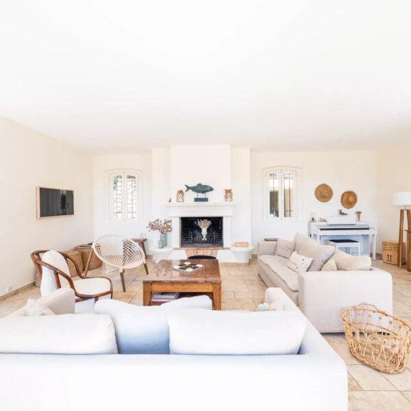 Antibes : villa 4 chambres avec piscine et vue mer