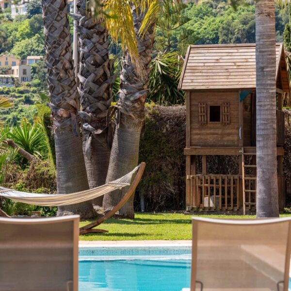 Antibes: 4-bedroom villa with swimming pool and sea view