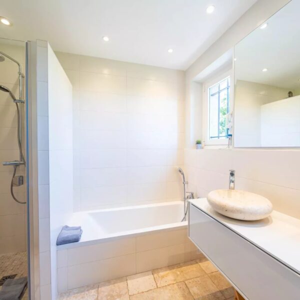 Antibes : villa 4 chambres avec piscine et vue mer