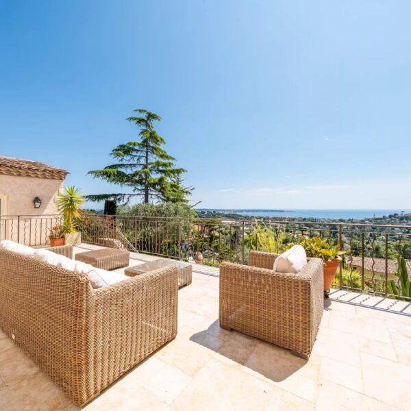 Antibes : villa 4 chambres avec piscine et vue mer