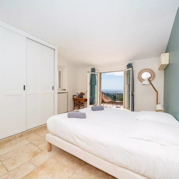 Antibes : villa 4 chambres avec piscine et vue mer