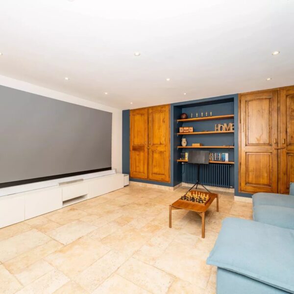 Antibes : villa 4 chambres avec piscine et vue mer