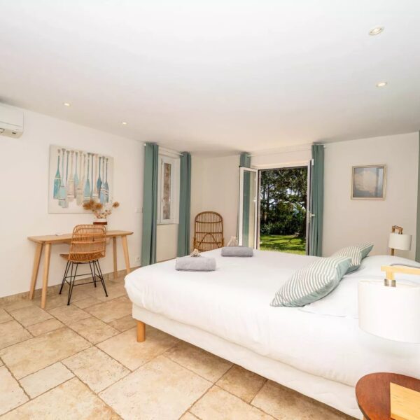 Antibes : villa 4 chambres avec piscine et vue mer