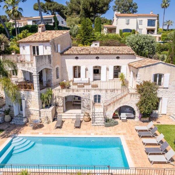 Antibes: 4-bedroom villa with swimming pool and sea view