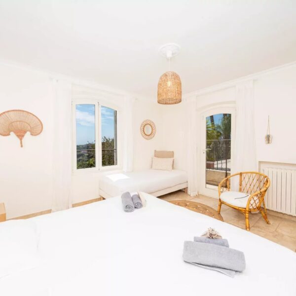 Antibes : villa 4 chambres avec piscine et vue mer