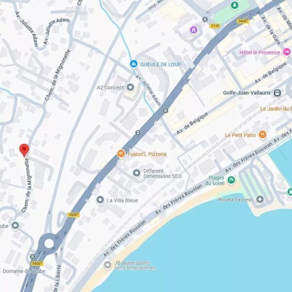 Golfe-Juan: 3-bedroom villa with swimming pool and sea view