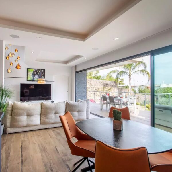 Golfe-Juan : Villa 3 chambres avec piscine et vue mer