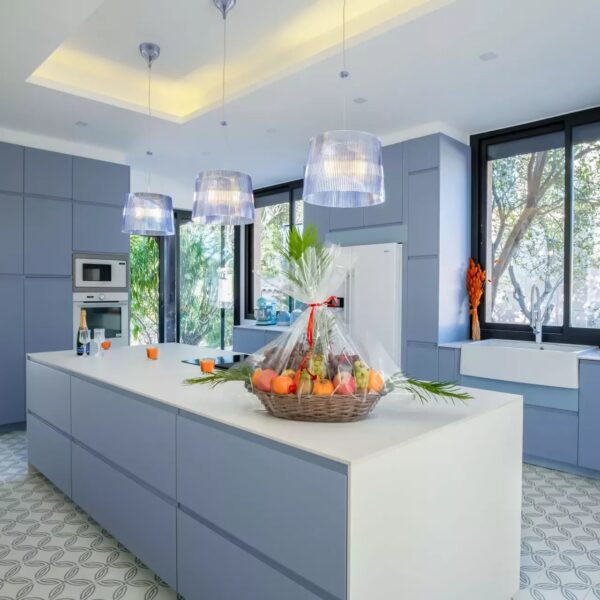 Villa Cannes Petit Juas: 6 bedrooms, 6 bathrooms, heated pool, luxury amenities