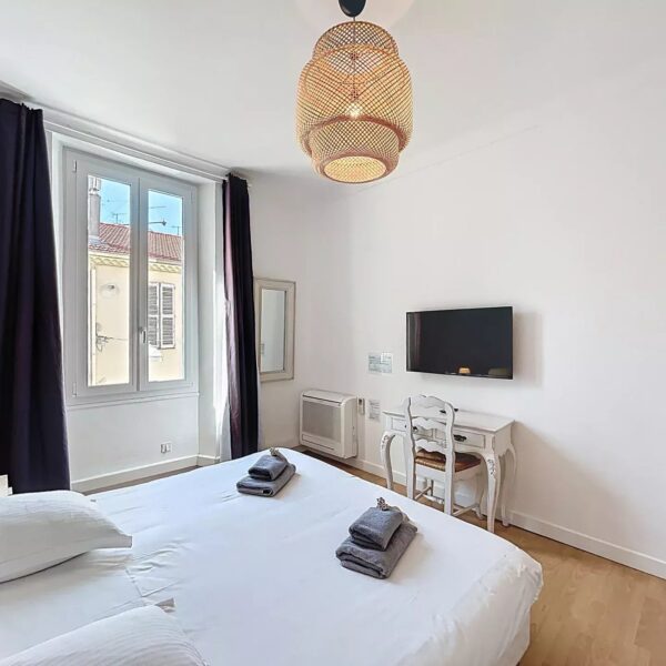 Cannes: very nice, quiet apartment in the city center