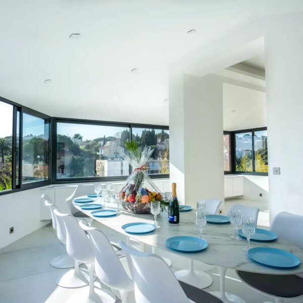 Villa Cannes Petit Juas: 6 bedrooms, 6 bathrooms, heated pool, luxury amenities