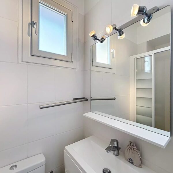 Cannes : Vue mer imprenable – Appartement 2 chambres lumineux au calme avec loggia