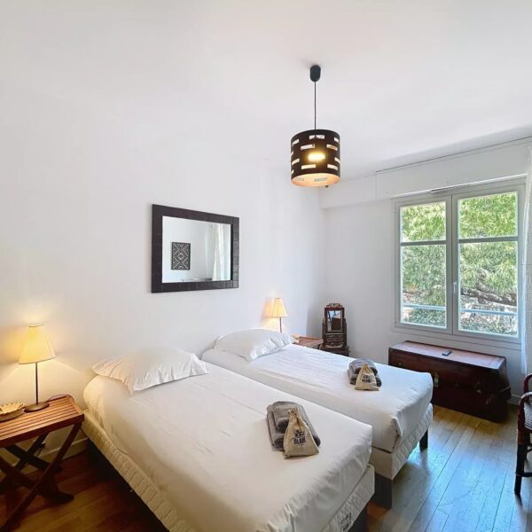 Cannes : Vue mer imprenable – Appartement 2 chambres lumineux au calme avec loggia