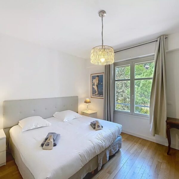 Cannes : Vue mer imprenable – Appartement 2 chambres lumineux au calme avec loggia