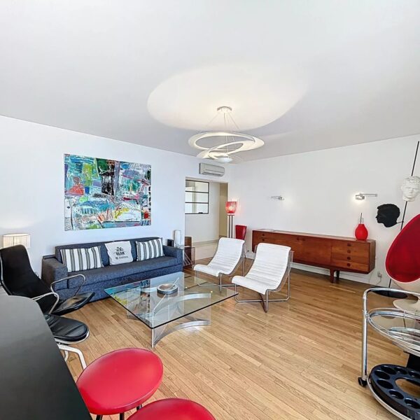 Cannes : Vue mer imprenable – Appartement 2 chambres lumineux au calme avec loggia