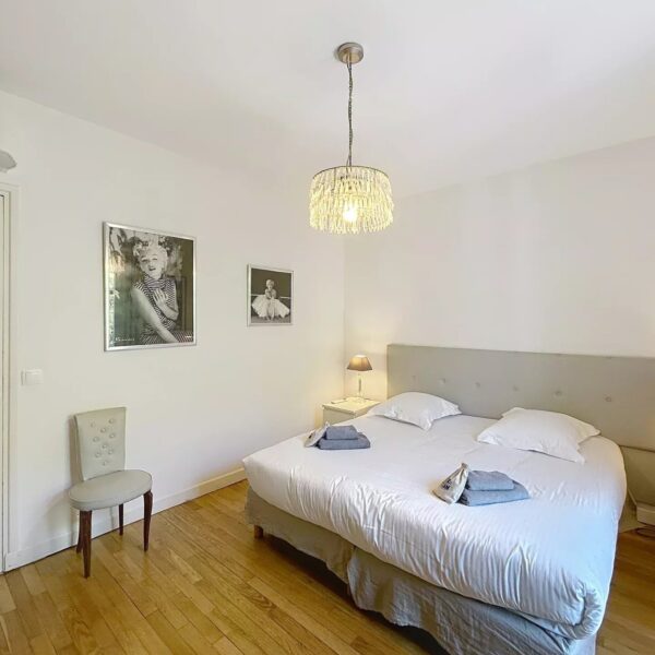 Cannes : Vue mer imprenable – Appartement 2 chambres lumineux au calme avec loggia