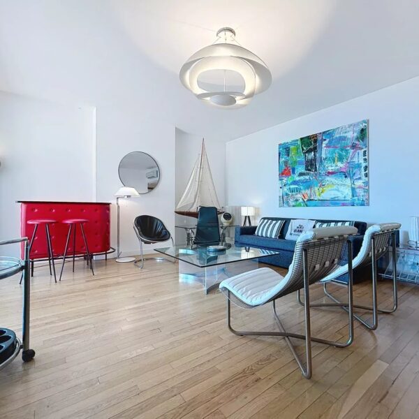 Cannes : Vue mer imprenable – Appartement 2 chambres lumineux au calme avec loggia