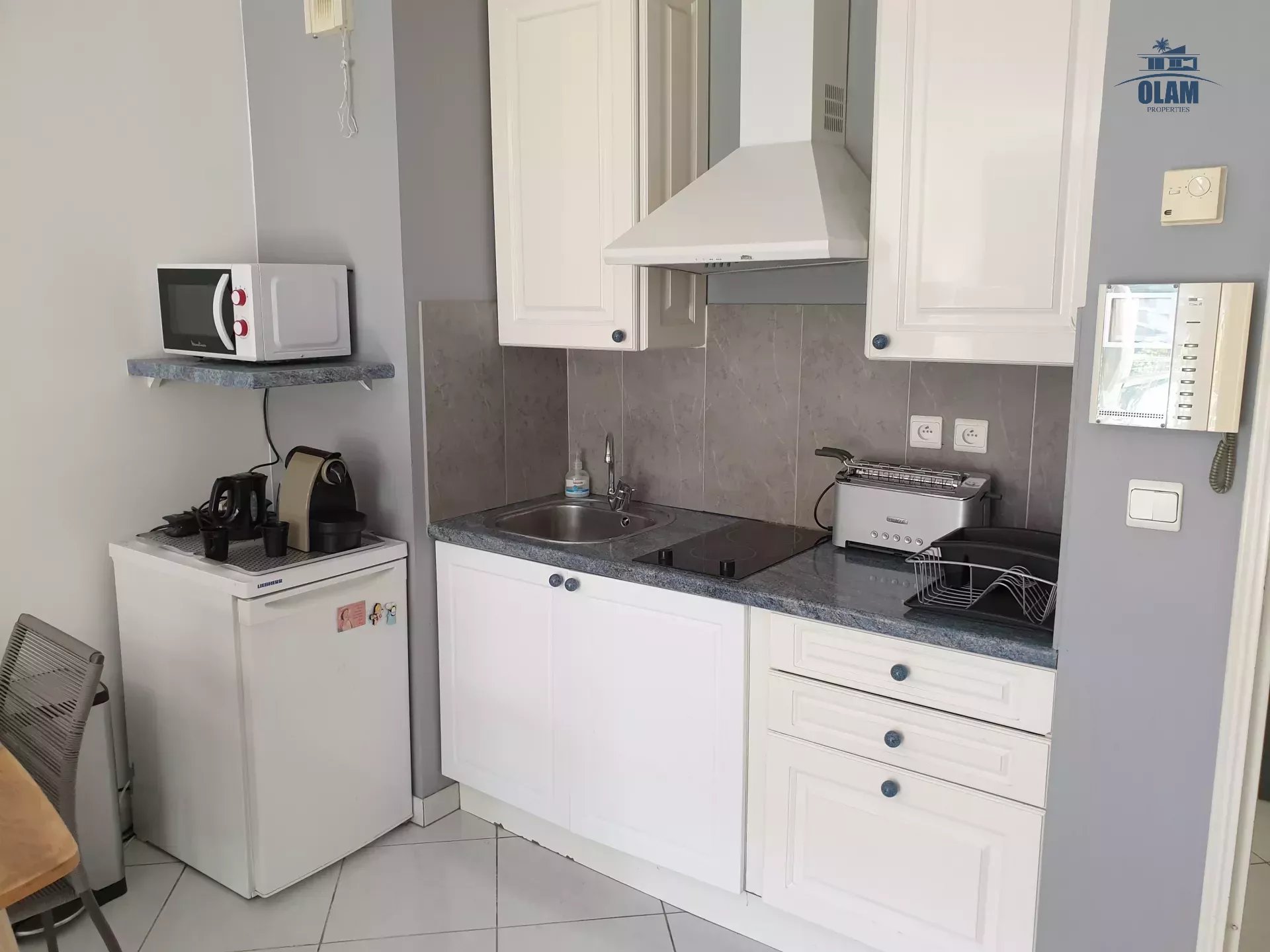 Studio Cannes Banane : well renovated, close to the center, terrace, open view and trees