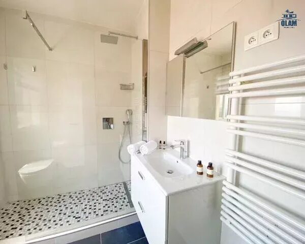 Cannes: breathtaking sea viw – beautiful, bright, quiet apartment with loggia , 2 BDRs