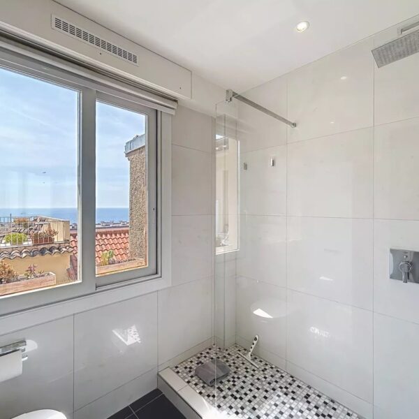 Cannes : Vue mer imprenable – Appartement 2 chambres lumineux au calme avec loggia