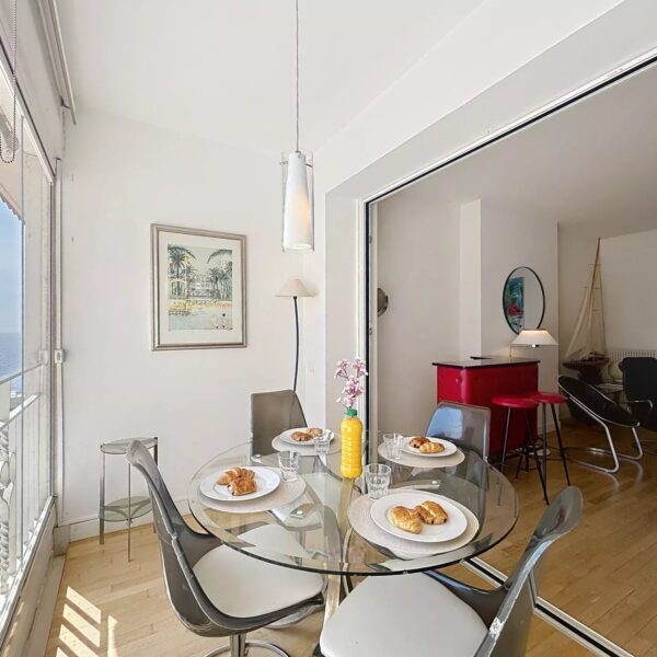 Cannes : Vue mer imprenable – Appartement 2 chambres lumineux au calme avec loggia