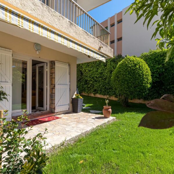 Apartment Cannes: superb 1-bedroom garden apartment, near the Beaches du Midi