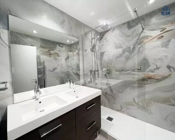 Cannes: prestigious studio with terrace in a quiet location in the city center