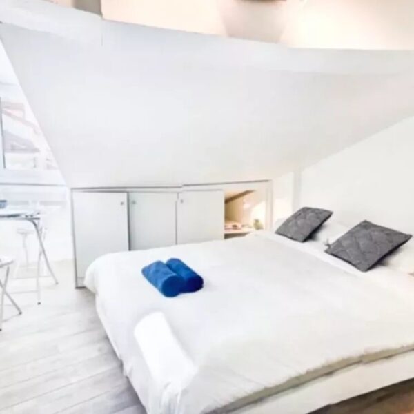 Cannes : joli studio avec vue sur le Suquet