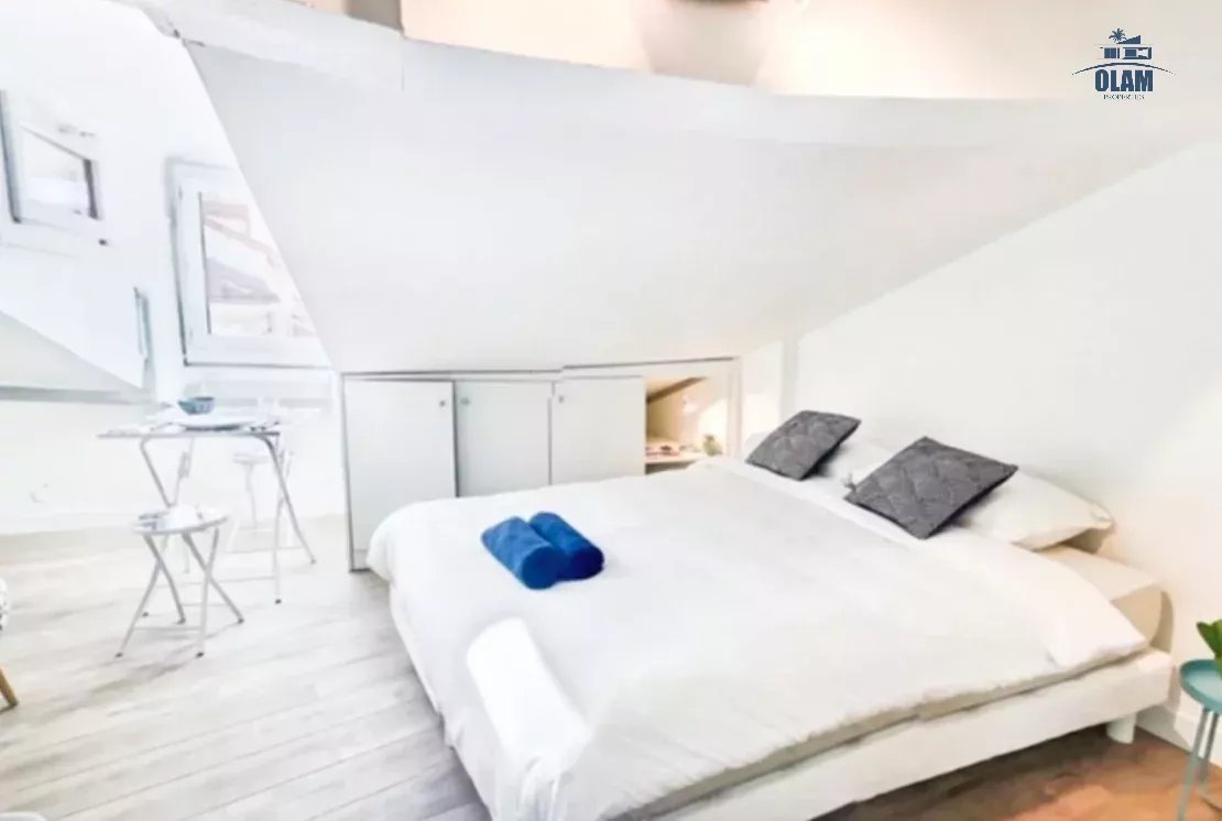 Cannes: pretty studio with view of Le Suquet