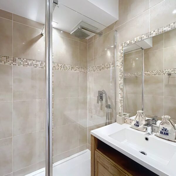 Cannes : bel appartement avec terrasse et vue sur le vieux port