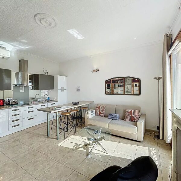 Cannes : bel appartement avec terrasse et vue sur le vieux port