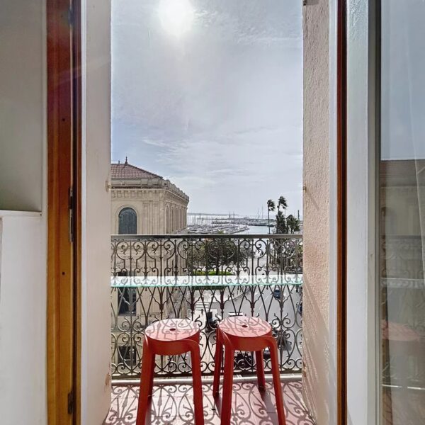 Cannes: beautiful apartment with terrace and view of the Vieux port