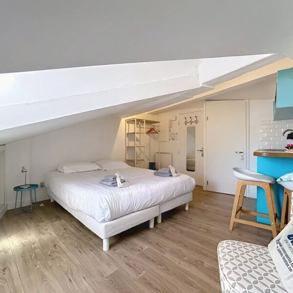 Cannes: pretty studio with view of Le Suquet