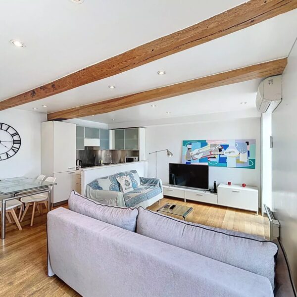 Cannes : bel appartement avec terrasse et vue sur le vieux port
