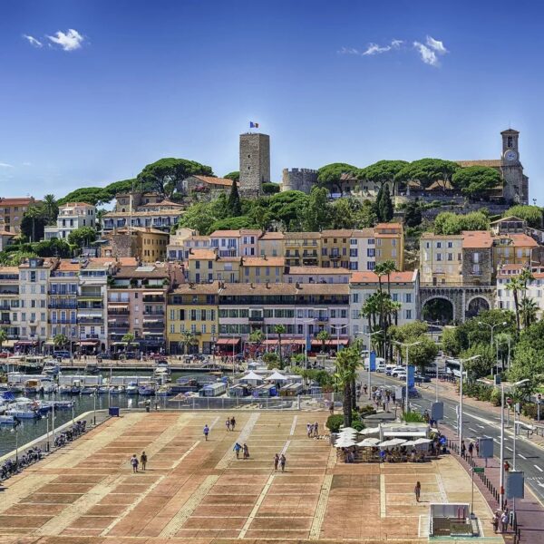 Cannes: pretty studio with view of Le Suquet