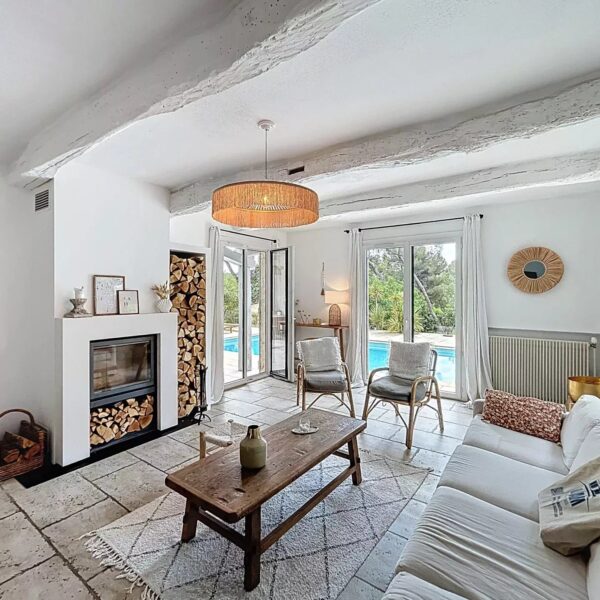 Mougins : Villa de charme avec piscine dans la pinède