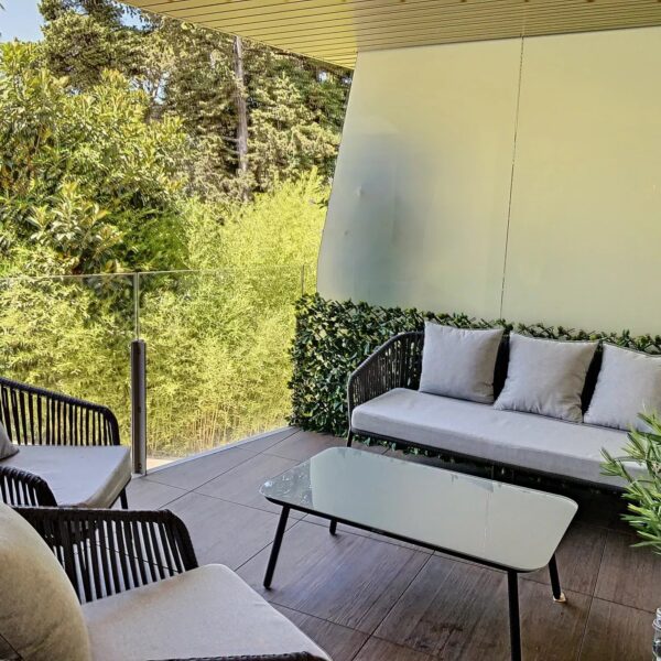 Studio Canne Oxford : charmant studio alcôve, balcon, résidence standing avec piscine