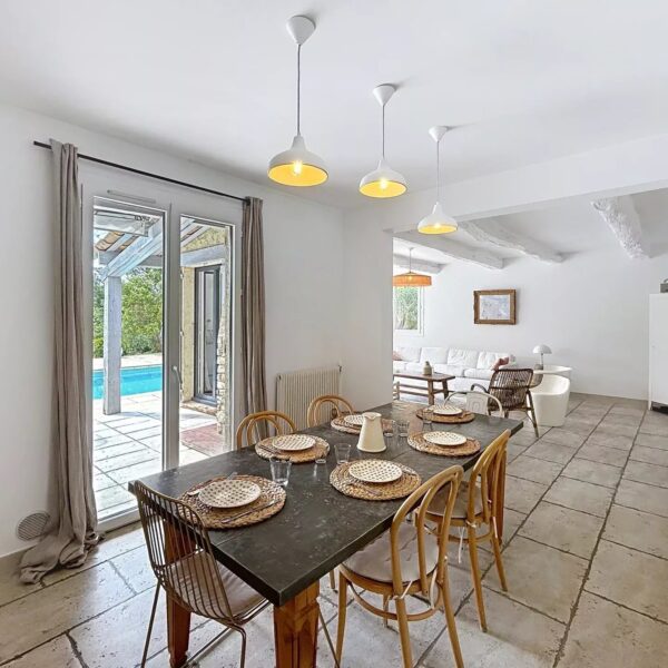 Mougins: Charming villa with swimming pool in the pine forest