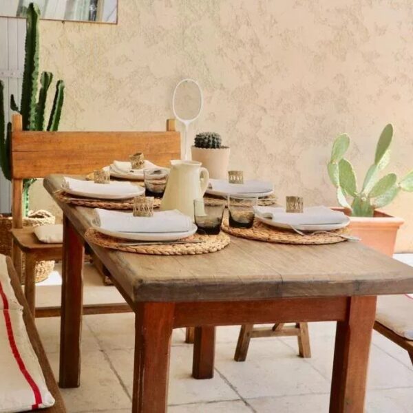 Mougins: Charming villa with swimming pool in the pine forest