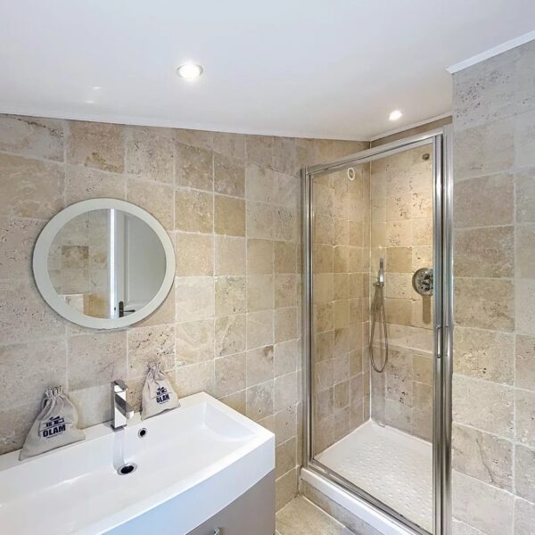 Mougins: Charming villa with swimming pool in the pine forest