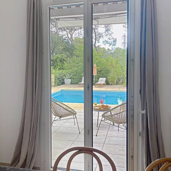 Mougins : Villa de charme avec piscine dans la pinède