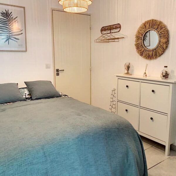 Studio Canne Oxford : charmant studio alcôve, balcon, résidence standing avec piscine