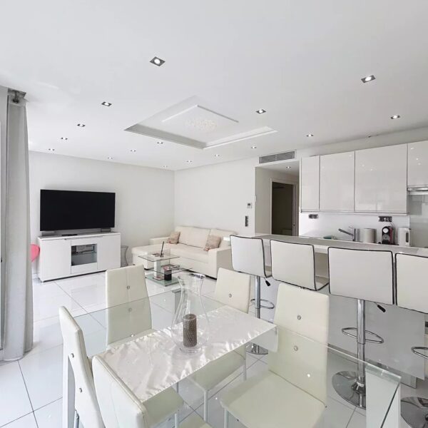 Apartment Cannes: modern, 2-bedrooms, terrace, near Croisette