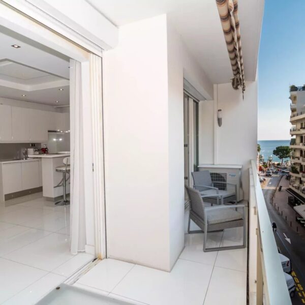 Appartement Cannes : moderne, 2 chambres, terrasse, proche Croisette