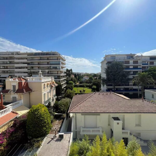 Apartment Cannes Basse Californie: 1-bedroom, top floor with large terrace