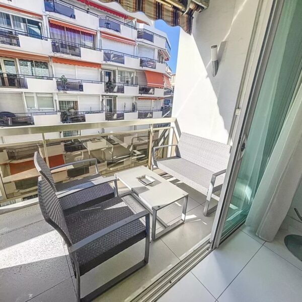 Appartement Cannes : moderne, 2 chambres, terrasse, proche Croisette
