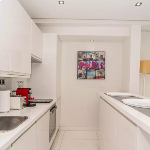 Apartment Cannes: modern, 2-bedrooms, terrace, near Croisette