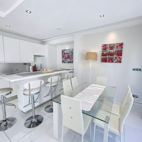 Apartment Cannes: modern, 2-bedrooms, terrace, near Croisette