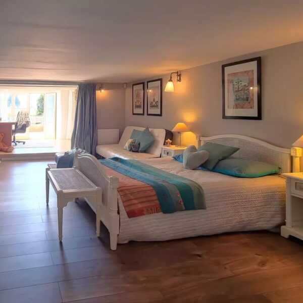 Propriété Familiale Le Cannet: 8 bedrooms, private park, reception rooms, six bedrooms, independent studio