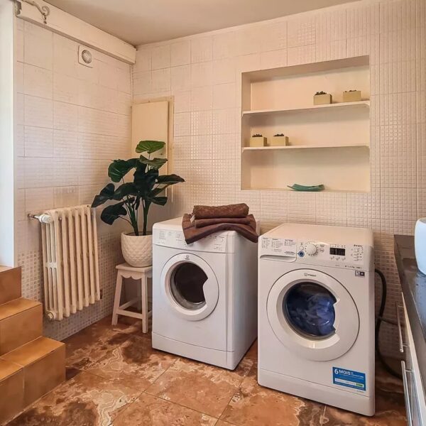 Propriété Familiale Le Cannet: 8 bedrooms, private park, reception rooms, six bedrooms, independent studio